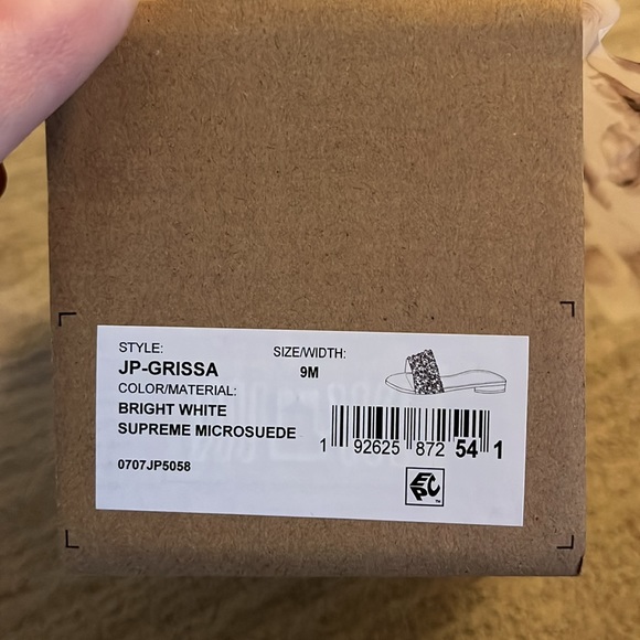 Like new Jessica Simpson bedazzled sandals - Picture 4 of 12